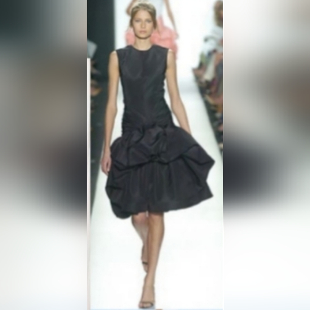 $5,700 OSCAR DE LA RENTA ICONIC SILK BLACK BUBBLE HEM RUNWAY DRESS US 8